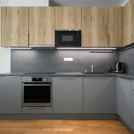 Viktoria N3 With Garage & Balcony Praga