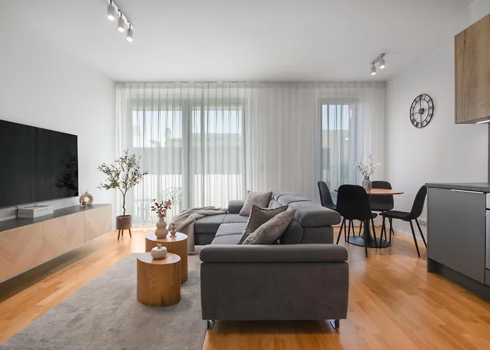 Viktoria N3 With Garage & Balcony Apartman